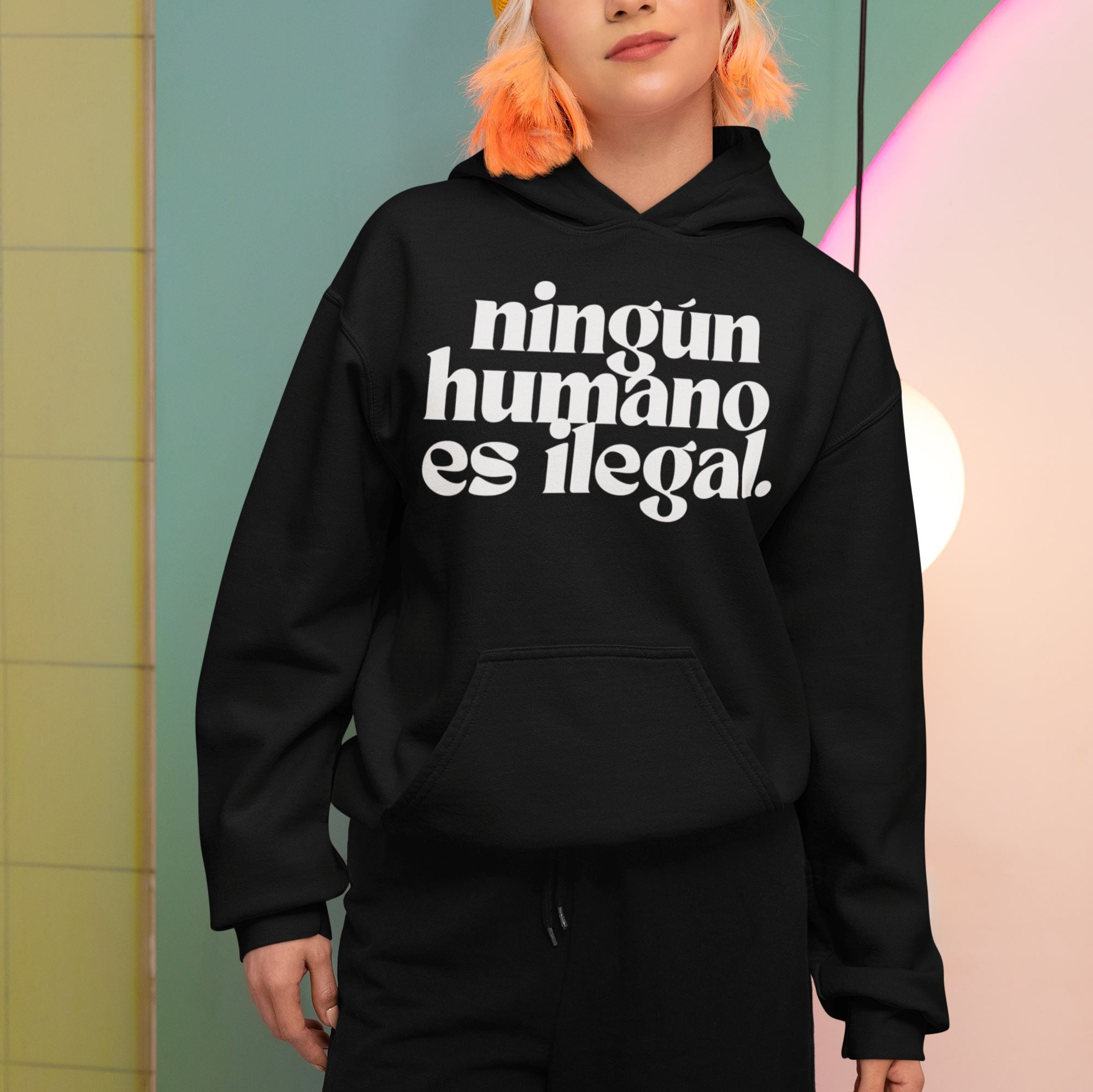 Sea amable | Sudadera con capucha unisex de ajuste relajado (todos los colores)